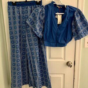 Matching set: pant and short sleeved top